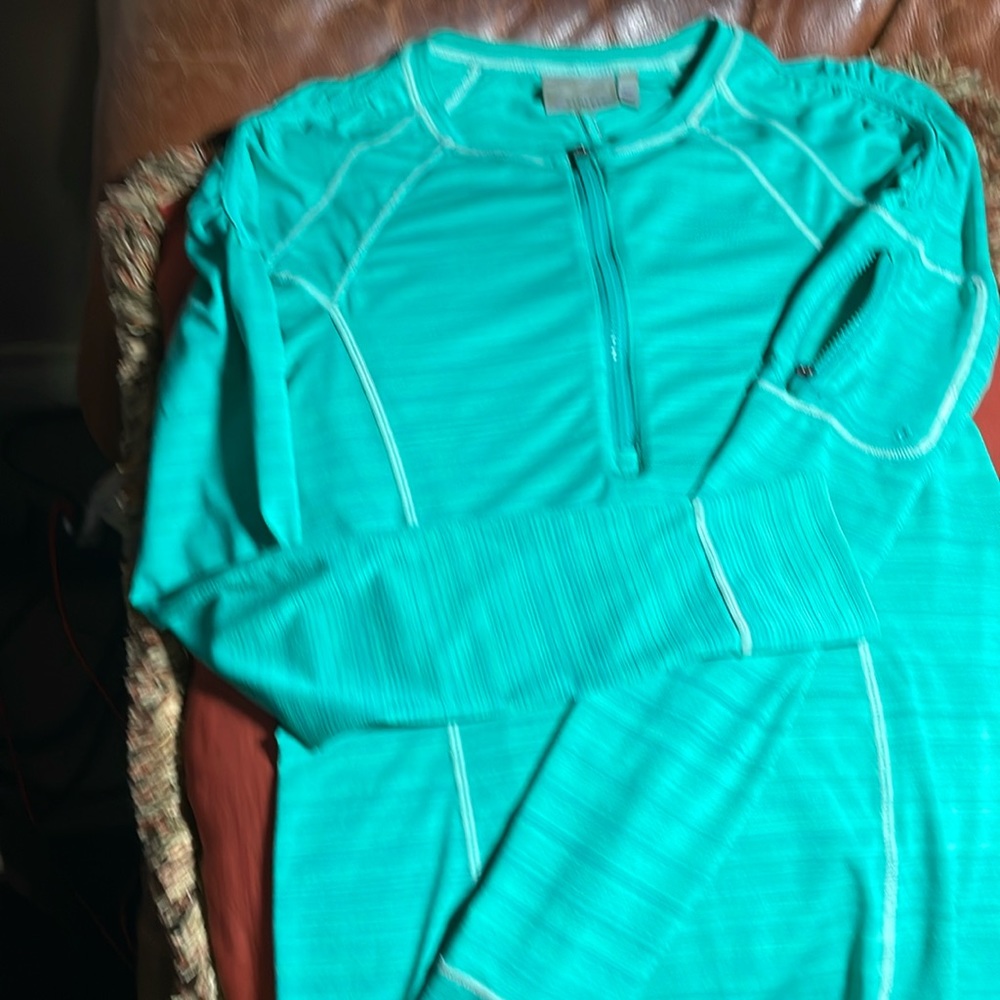 Athleta Salutation Half Zip Top - Small